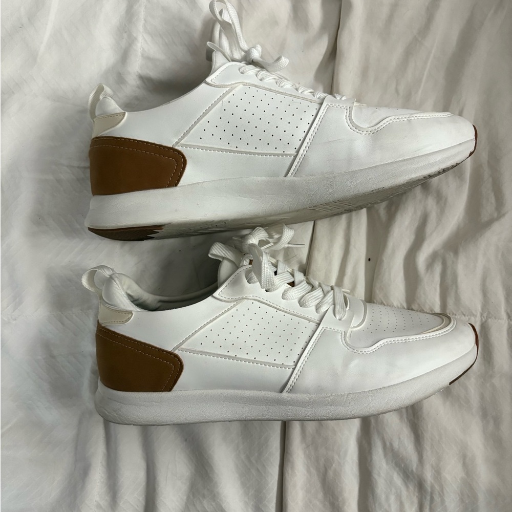 Steve Madden White and Tan Men's Sneakers